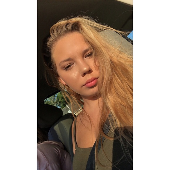 Meet your Posher, Hunter - Picture 1 of 1